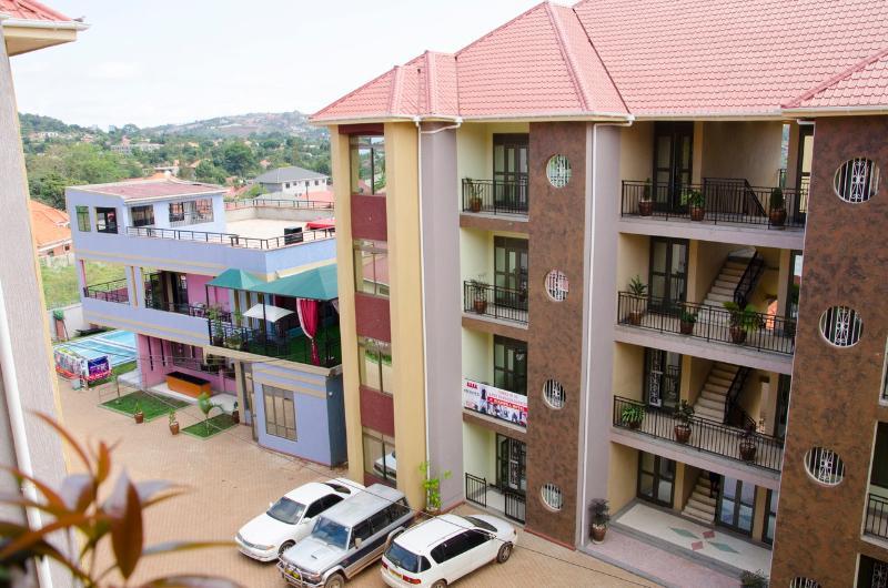 Dianwill Hotel Entebbe Buitenkant foto